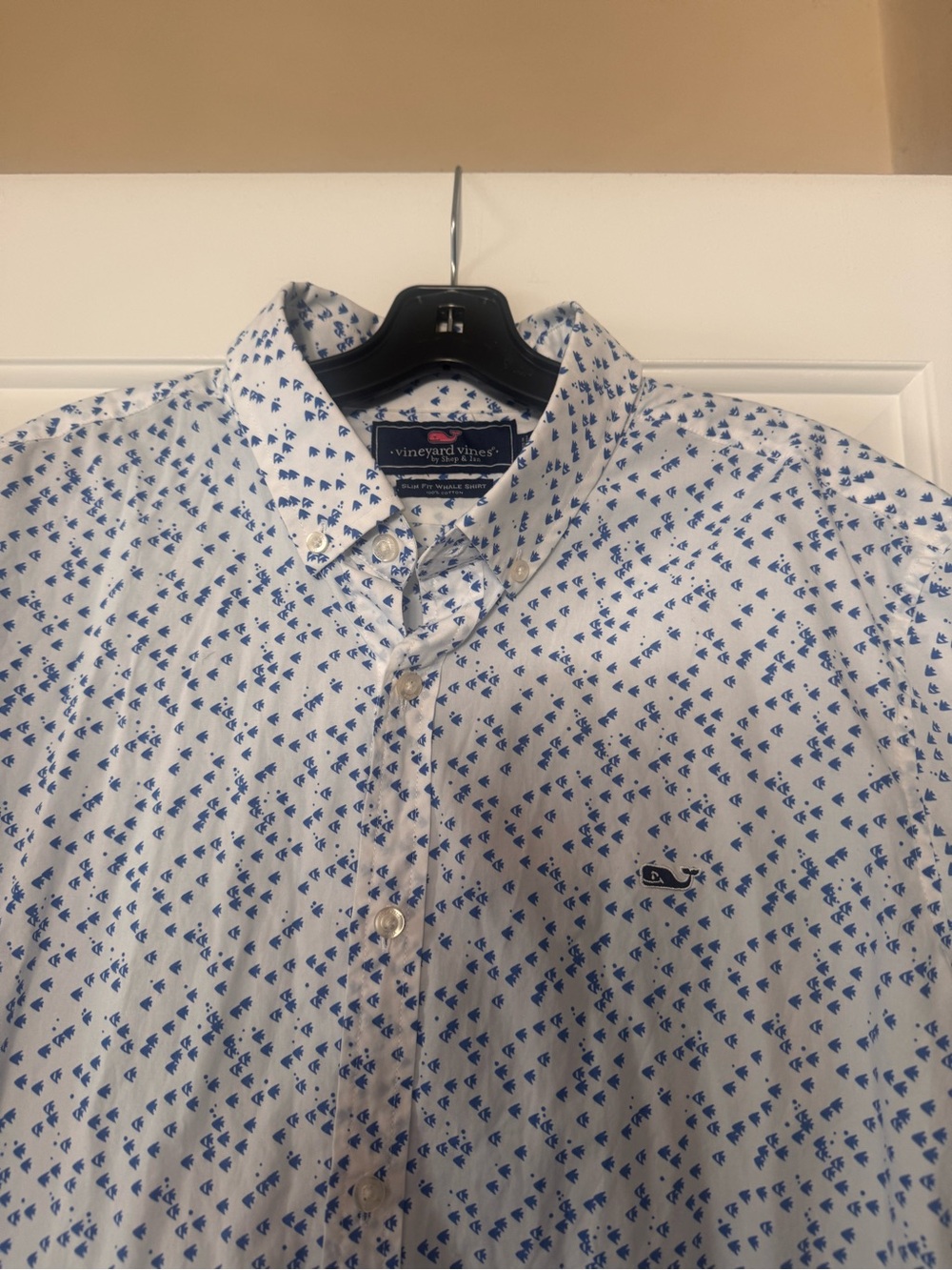 Vineyard Vines White Button-Down Shirt with Blue Fish Pattern